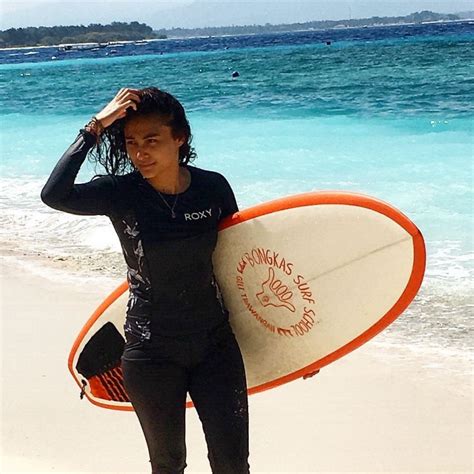 Finaaa (@unefilipina) • Instagram photos and videos.